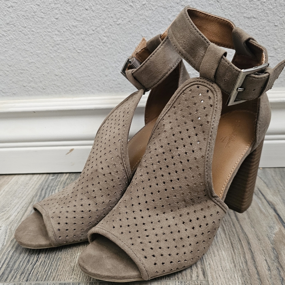 Universal Thread heels - Picture 4 of 4